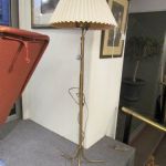 688 1768 FLOOR LAMP